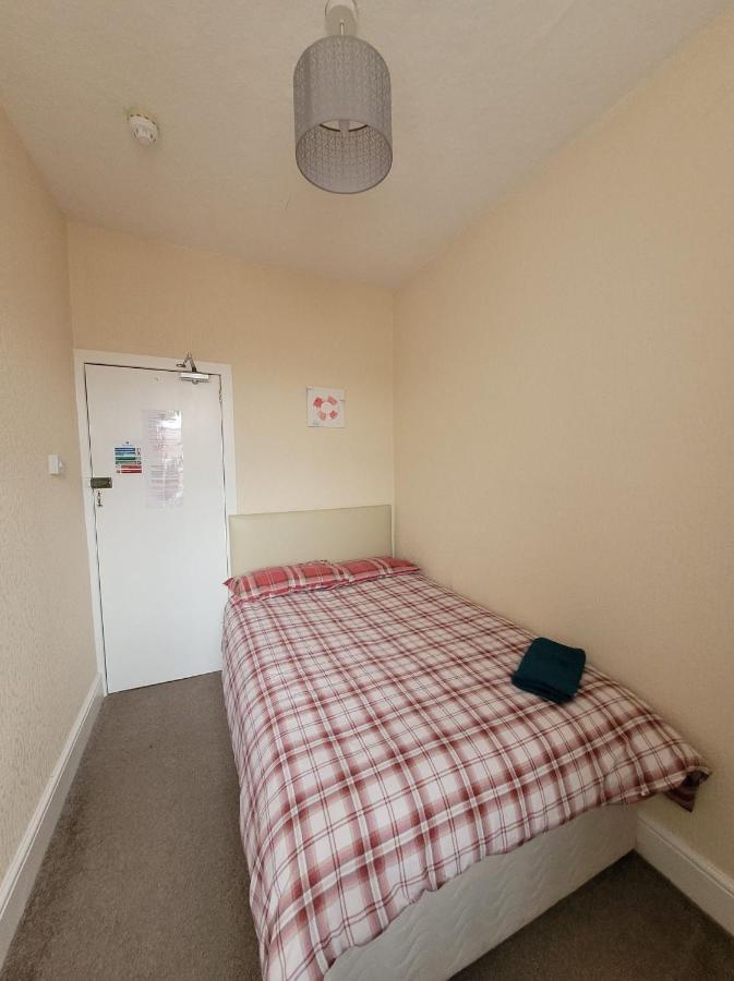 The Clevedon Bed and Breakfast Blackpool Exteriör bild