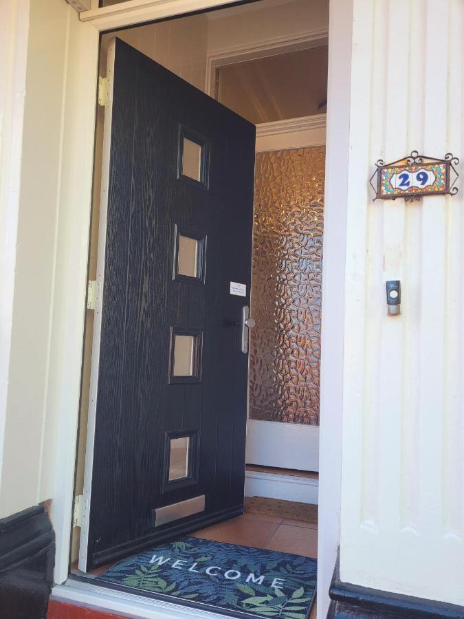 The Clevedon Bed and Breakfast Blackpool Exteriör bild